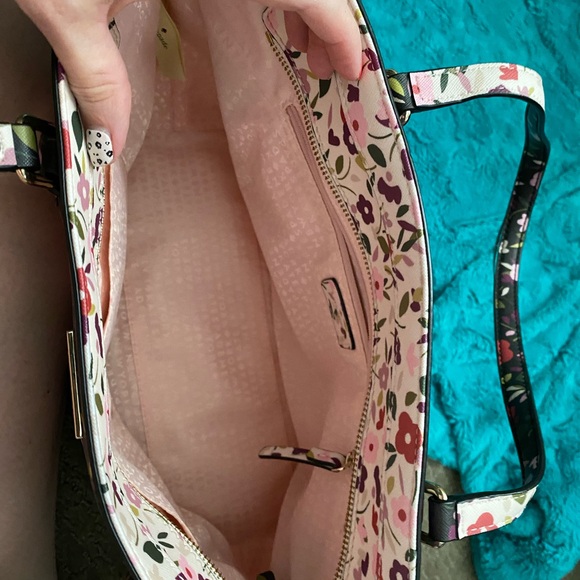 Kate spade tote - Picture 2 of 4